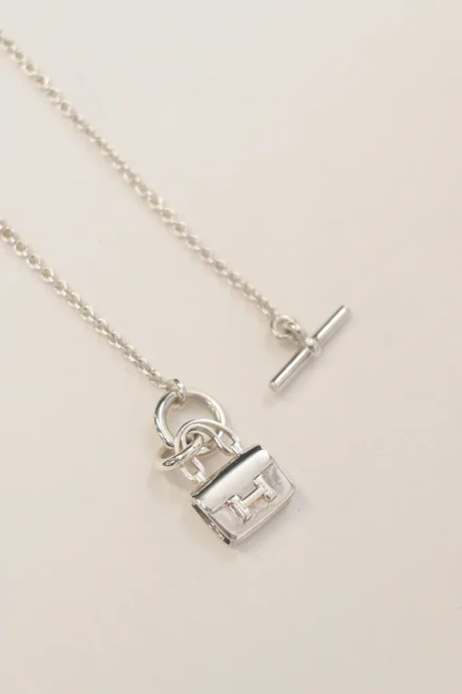 Amulettes sterling silver Constance solitaire pendant necklace with T-bar closure