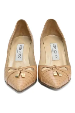 Beige reptile-embossed bow-embellished pointed-toe tassel pumps