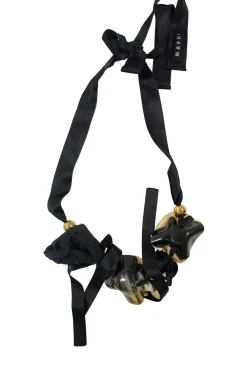 Black and Neutral Flower Decoration Necklace