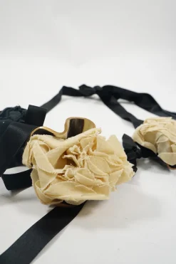 Black and Neutral Flower Decoration Necklace