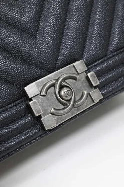 Black chevron panelling caviar leather Medium V-Stitch Boy Bag with aged ruthenium hardware