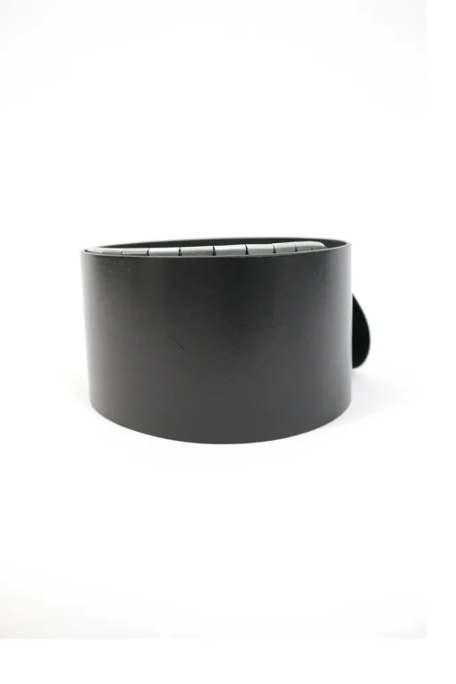 Black cow leather belt with metal scallop edge