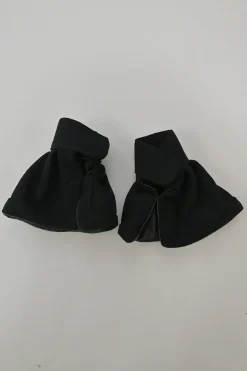 Black fleece wool and lambskin detachable wrist cuffs
