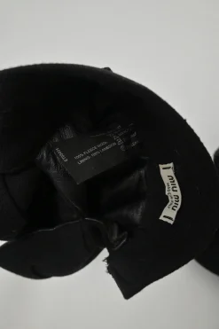 Black fleece wool and lambskin detachable wrist cuffs
