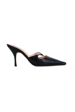 Black leather long-toed mules