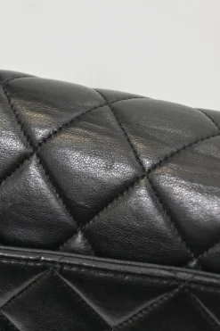 Black matelassé lambskin leather 1994-1996 envelope flap shoulder bag with 24-karat gold-plated hardware