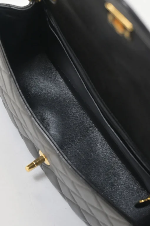 Black matelassé lambskin leather 1994-1996 envelope flap shoulder bag with 24-karat gold-plated hardware