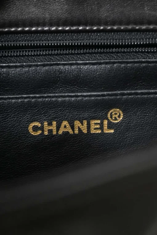 Black matelassé lambskin leather 1994-1996 envelope flap shoulder bag with 24-karat gold-plated hardware