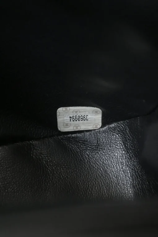 Black matelassé lambskin leather 1994-1996 envelope flap shoulder bag with 24-karat gold-plated hardware
