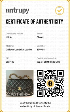 Black matelassé lambskin leather 1994-1996 envelope flap shoulder bag with 24-karat gold-plated hardware