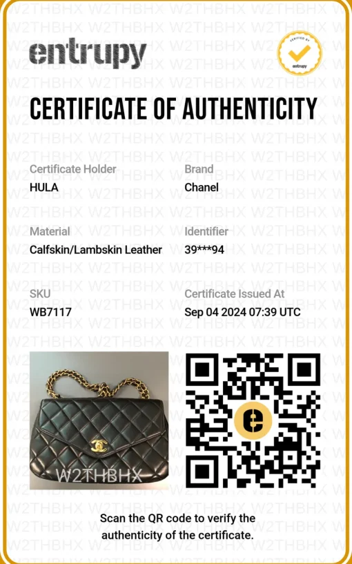 Black matelassé lambskin leather 1994-1996 envelope flap shoulder bag with 24-karat gold-plated hardware