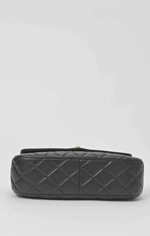Black matelassé lambskin leather 1994-1996 envelope flap shoulder bag with 24-karat gold-plated hardware