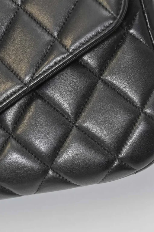 Black matelassé lambskin leather 1994-1996 envelope flap shoulder bag with 24-karat gold-plated hardware