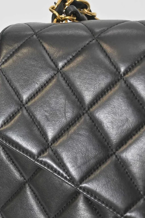 Black matelassé lambskin leather 1994-1996 envelope flap shoulder bag with 24-karat gold-plated hardware