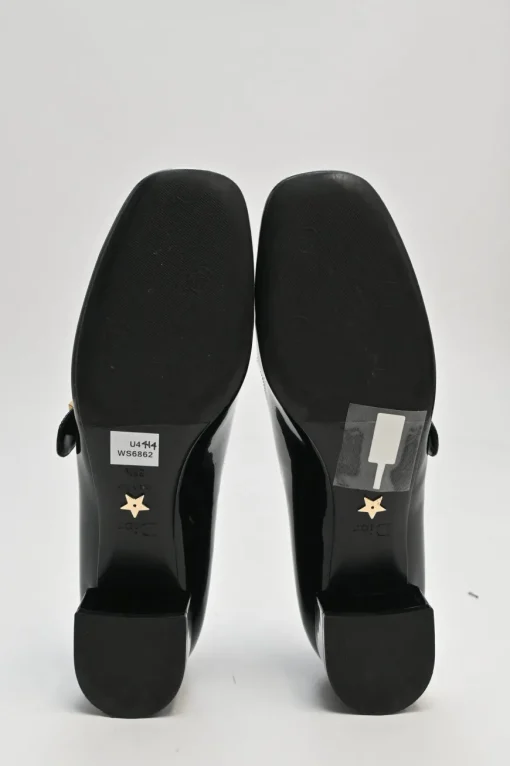 Black patent leather Baby D ballet Mary Jane pumps with logo plaque strap