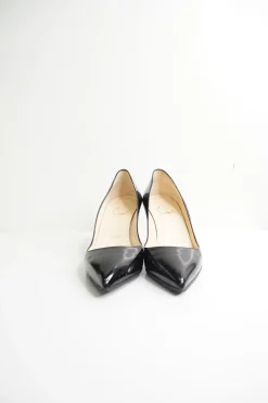 Black patent leather pointed toe pumps