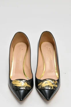 Black patent leather pointed-toe mixed-metal pebble pumps