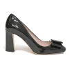 Black patent leather square-toe block heel bow pumps