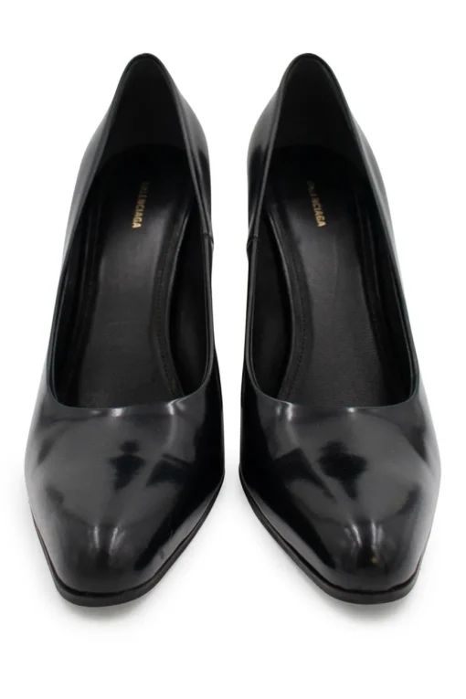 Black point toe leather heels