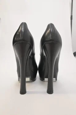 Black polished calfskin round-toe platform pumps