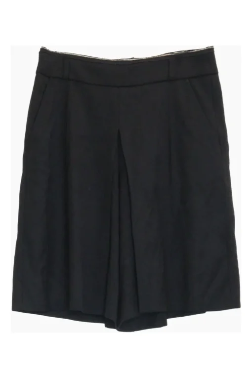 Black wool tailored Bermudas with pleat details