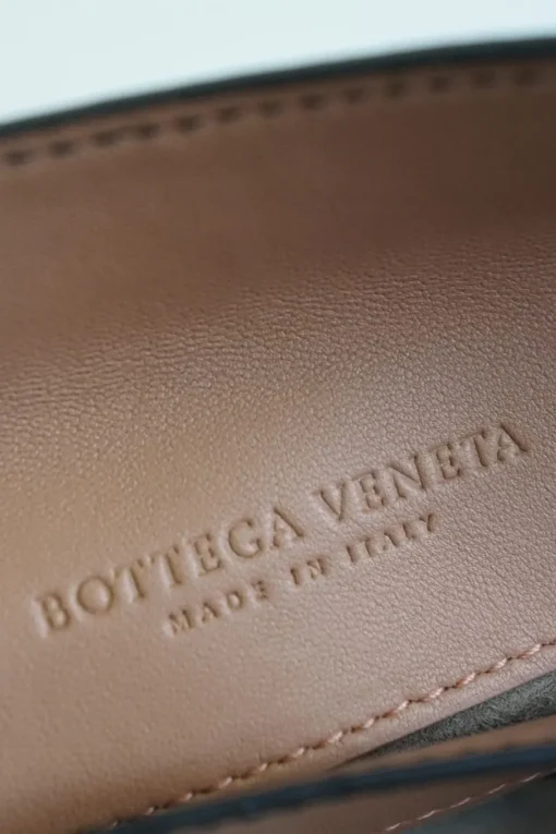 Bottega Veneta red and beige Piazza leather handbag