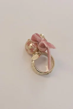 Bow-embellished gold-tone metal and resin Coco Mark faux pearl bijoux fantasie cocktail ring