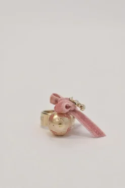 Bow-embellished gold-tone metal and resin Coco Mark faux pearl bijoux fantasie cocktail ring