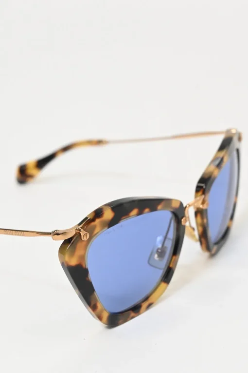 Brown acetate tortoiseshell and blue tinted polycarbonate geometric cat-eye oversized sunglasses
