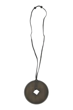 Brown horn Tusba pendant necklace