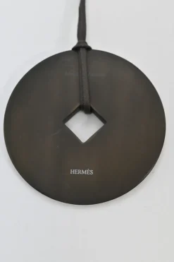 Brown horn Tusba pendant necklace