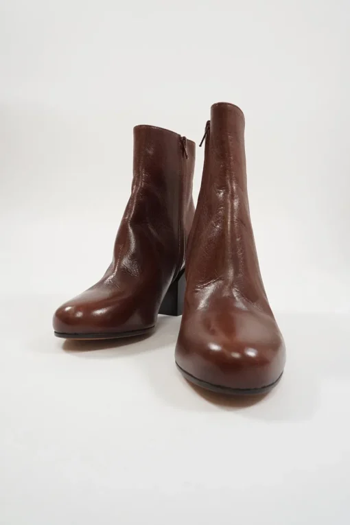 Brown leather almond-toe block heel zip-up ankle boots