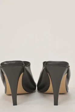 Brown leather Extended Toe Loop 100 mules