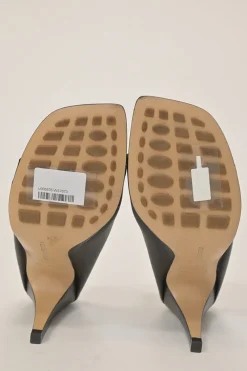 Brown leather Extended Toe Loop 100 mules
