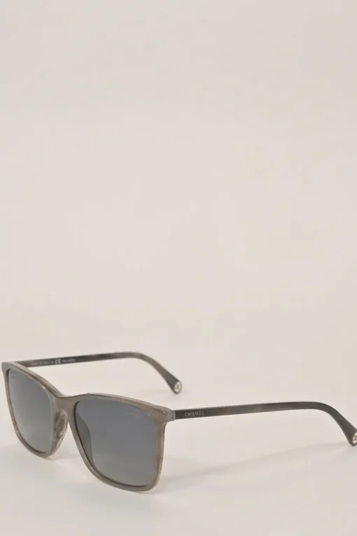 Brown tortoiseshell acetate and tinted polycarbonate square sunglasses