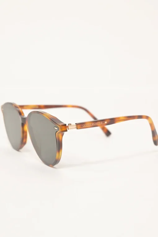 Brown tortoiseshell acetate and tinted polycarbonate Slo Boston-style round sunglasses