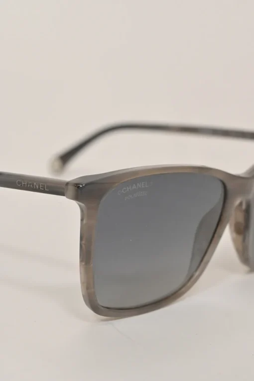 Brown tortoiseshell acetate and tinted polycarbonate square sunglasses
