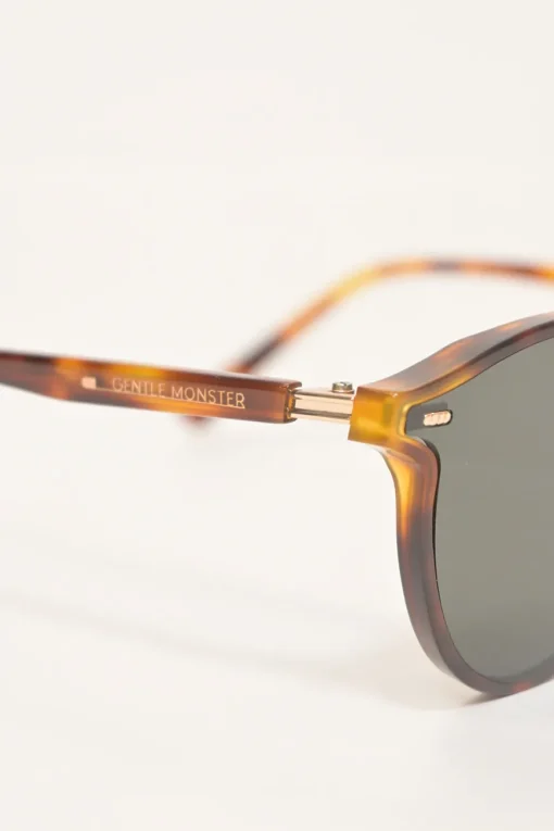 Brown tortoiseshell acetate and tinted polycarbonate Slo Boston-style round sunglasses