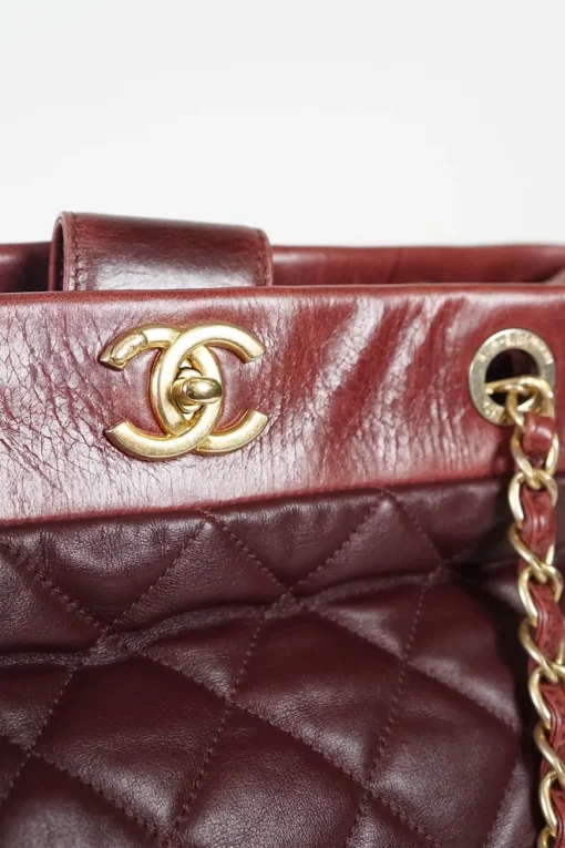 Burgundy quilted lambskin chain shoulder bag