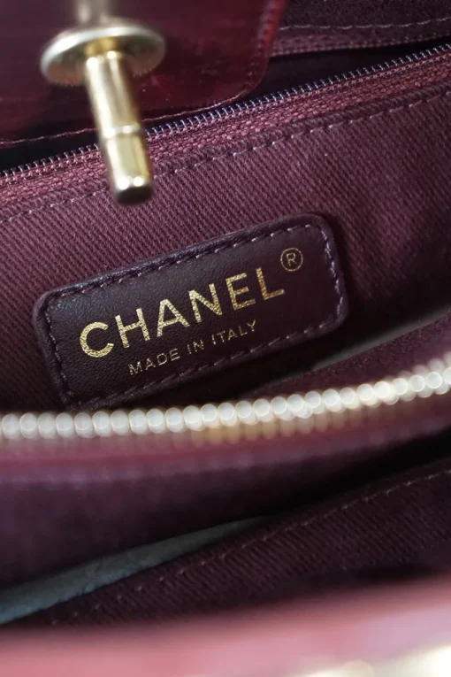 Burgundy quilted lambskin chain shoulder bag