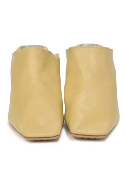 Butter yellow leather Crunch Lux square-toe mules