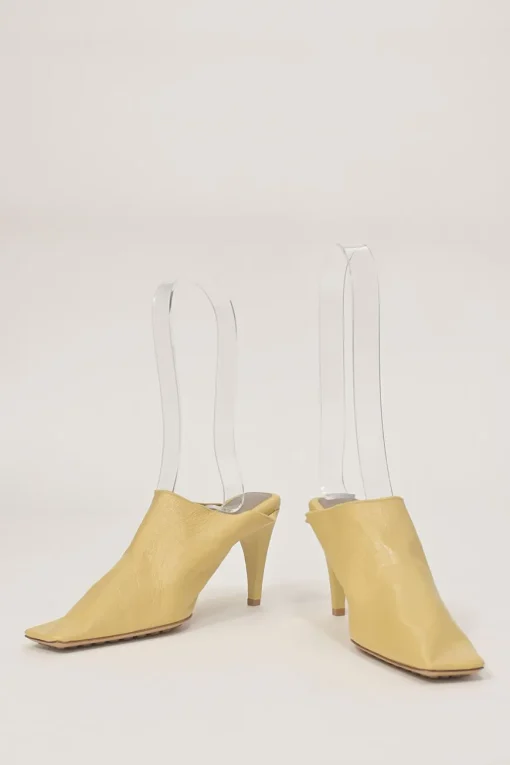 Butter yellow leather Crunch Lux square-toe mules