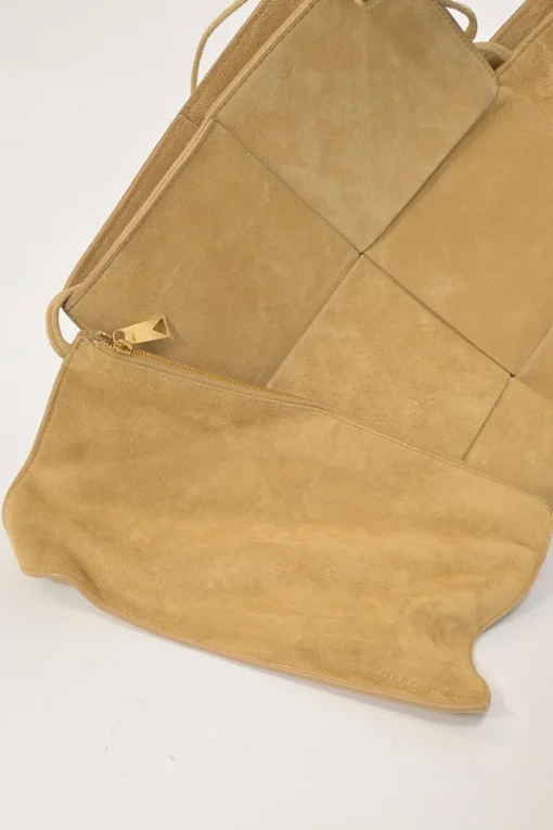 Cane sugar Flower Basket intrecciato suede tote bag