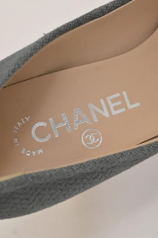Charcoal fabric round-toe platform pumps with contrasting cap toe and Coco Mark ankle plaque