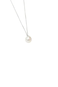 Classic 7mm AA-grade Akoya pearl solitaire pendant on 18-karat white gold cable chain