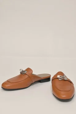 Cognac Heritage calfksin Oz slip-on mules with palladium-plated Kelly buckle