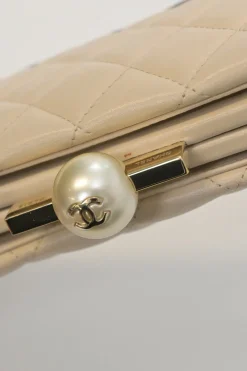 Cream and black matelassé lambskin Baguette Minaudière