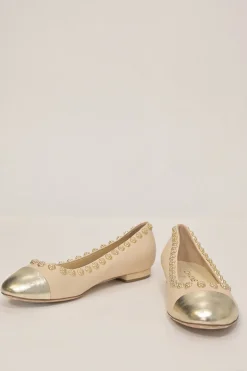 Cream and gold camellia-embellished leather round-toe ballerinas