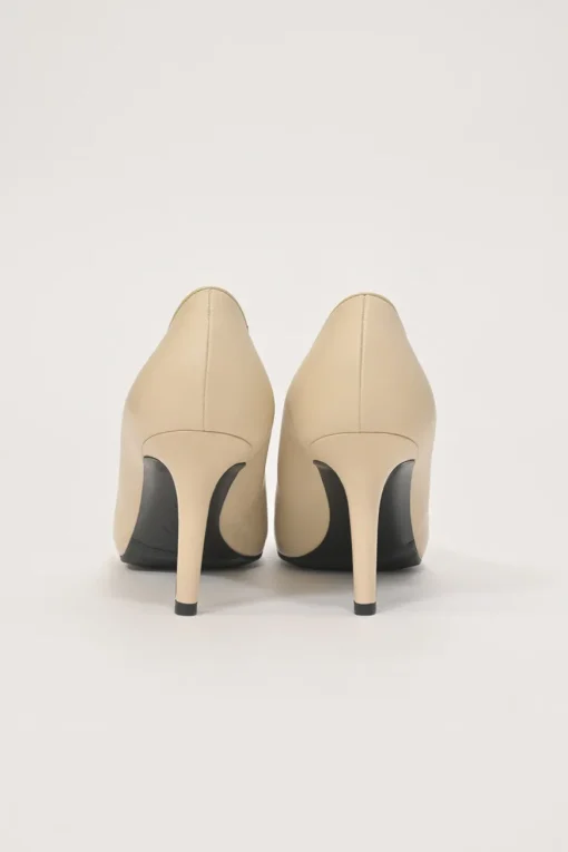 Cream leather and grosgrain round-toe camellia platform pumps with contrasting toe caps