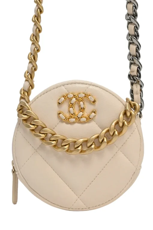 Cream quilted goatskin 19 round clutch with chain with mixed-metal hardware